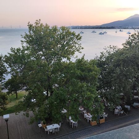 Πέτρινο Στη Θάλασσα Apartment Nafpaktos Exterior photo