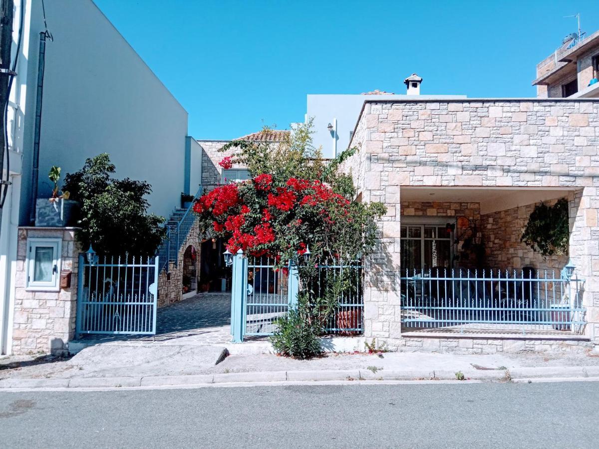 Πέτρινο Στη Θάλασσα Apartment Nafpaktos Exterior photo