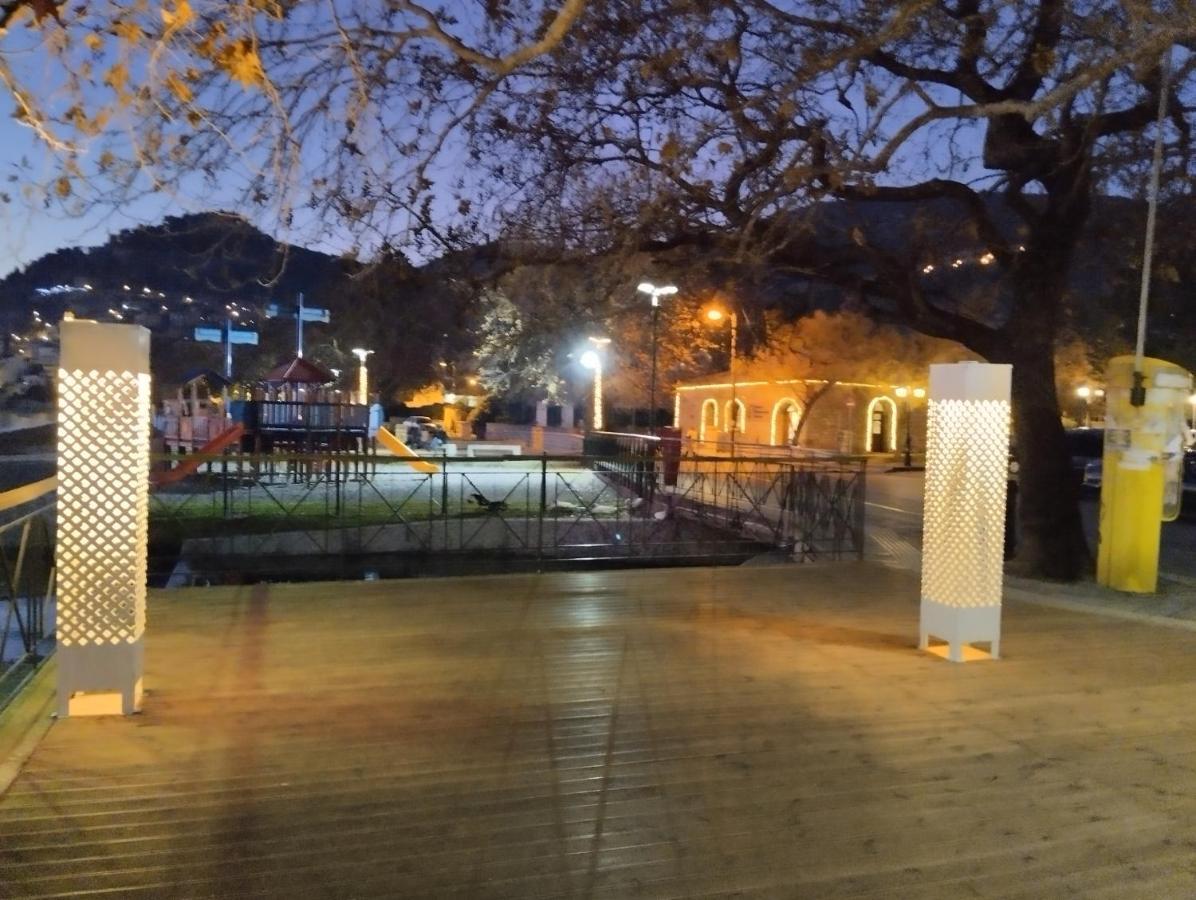 Πέτρινο Στη Θάλασσα Apartment Nafpaktos Exterior photo