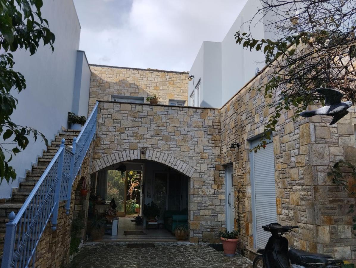 Πέτρινο Στη Θάλασσα Apartment Nafpaktos Exterior photo